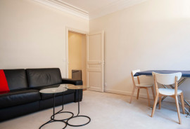 
                                                                                        Location
                                                                                         T2 meublé 75007 Paris