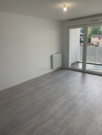 
                                                                                        Location
                                                                                         T2 neuf avec parking Lormont