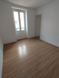 
                                                                                        Location
                                                                                         T2 non meublé 49m2