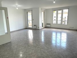 
                                                                                        Vente
                                                                                         T3 de 92 m² Villeurbanne - Totem