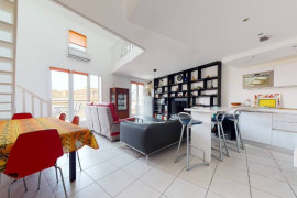 
                                                                                        Vente
                                                                                         T5 de 85m2 dans le centre de Sainte-Maxime