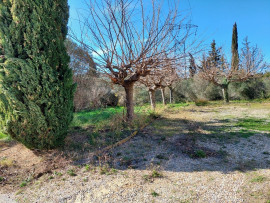 
                                                                                        Vente
                                                                                         Teerain + Maison à EYGUIERES