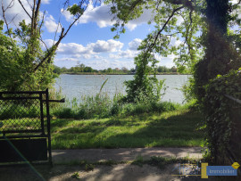 
                                                                                        Vente
                                                                                         Terrain de loisirs au bord de la Garonne