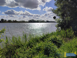 
                                                                                        Vente
                                                                                         Terrain de loisirs au bord de la Garonne