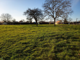 
                                                                                        Vente
                                                                                         Terrain semi viabilisé 1879 m2 - Le Neubourg à 10 min