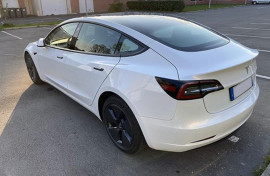 
                                                                                        Voiture
                                                                                         Tout fait Tesla model 3 SR+