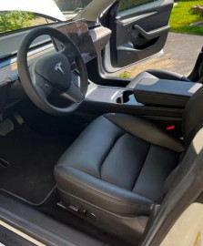 
                                                                                        Voiture
                                                                                         Tout fait Tesla model 3 SR+