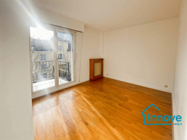 
                                                                                        Vente
                                                                                         Très bel appartement familial au coeur du quartier Montreuil