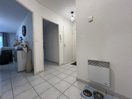 
                                                                                        Vente
                                                                                         Très bel appartement T3 loué dans un immeuble sécurisé.