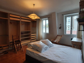 
                                                                                        Location
                                                                                         Très belle chambre meublée chez l'habitant, proche Paris (loyer tout inclus)