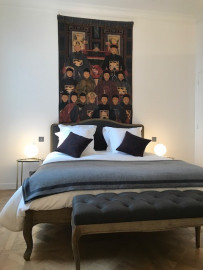 
                                                                                        Location
                                                                                         Très grand T2 (63m2) meublé et équipé - Paris 1er