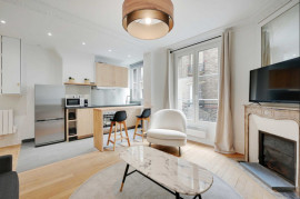 
                                                                                        Location
                                                                                         Très joli studio meuble / Batignolles - Nollet