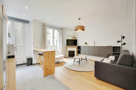 
                                                                                        Location
                                                                                         Très joli studio meuble / Batignolles - Nollet