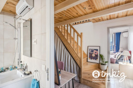 
                                                                                        Vente
                                                                                         Triplex traversant  entièrement rénové