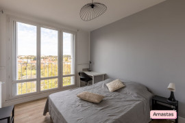 
                                                                                        Colocation
                                                                                         Une chambre de disponible dans cette colocation de 3 chambres à Pierre Bénite - 469371