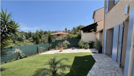 
                                                                                        Vente
                                                                                         UNIQUE BELLE VILLA AU PIED DU VILLAGE DE MOUGINS