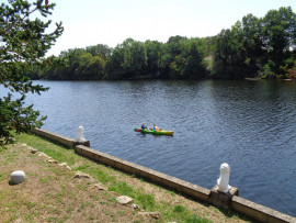 
                                                                                        Location de vacances
                                                                                         vacances direct bord rivière et canal -apéro