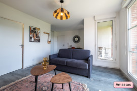 
                                                                                        Location
                                                                                         Vaste studio 29m² avec terrasse et pkg Pont des Demoiselles