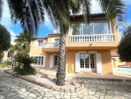 
                                                                                        Vente
                                                                                         Villa 5 pièces - 212 m2 - Vue mer