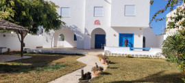 
                                                                                        Vente
                                                                                         VILLA AVEC ÉTAGE INDÉPENDANT À DJERBA -RÉF V673