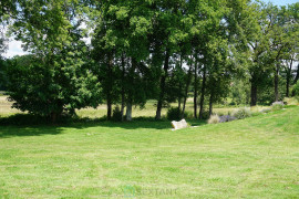 
                                                                                        Vente
                                                                                         Villa contemporaine construite selon les normes techniques environnementales dans le coeur du Périgord vert. 