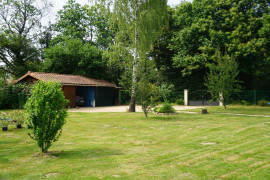 
                                                                                        Vente
                                                                                         Villa contemporaine de plain-pied agrémentée d'une piscine.