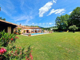 
                                                                                        Vente
                                                                                         VILLA DE STANDING 217m², GGE, TERRASSE, PISCINE, TERRAIN 4 207m²  