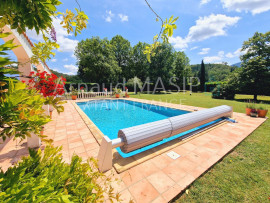 
                                                                                        Vente
                                                                                         VILLA DE STANDING 217m², GGE, TERRASSE, PISCINE, TERRAIN 4 207m²  