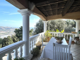 
                                                                                        Vente
                                                                                         Villa dominante 272m2 - 11 pièces - Vue mer - Saint Laurent du Var (06)