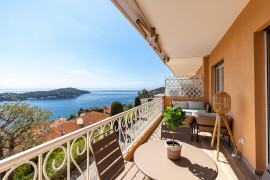 
                                                                                        Vente
                                                                                         VILLEFRANCHE SUR MER - Corne d’Or  - Magnifique 3 pièces entièrement rénové disposant d’une terrasse avec vue panoramique sur la mer