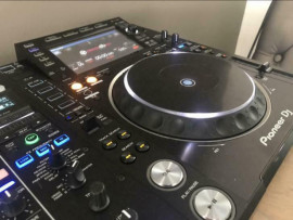 2 cdj2000 nxs2 djm900 nexus2 dans sa caisse Saint-Georges-sur-Baulche