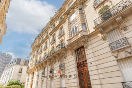 Appartement raffiné avec charme de l’ancien Paris 17ème