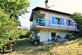 Castellane , la batie de Peyroules , maison 105 M2 sur un Terrain de 932 M2  PEYROULES