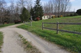 DEUX maisons sur 2ha40 à 2kms du centre de SARLAT Sarlat-la-Canéda