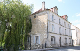 GRANDE MAISON BOURGEOISE A RENOVER BARBEZIEUX SAINT HILAIRE