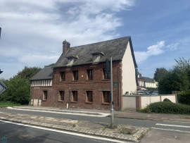 Jolie maison de ville 3 chambres avec dépendances, garage et jardin SAINT JEAN DU CARDONNAY