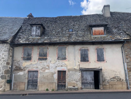 Maison 8 Pièces à Rénover Saint-Mamet-la-Salvetat