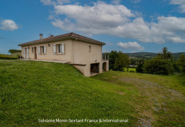 Maison de plain-pied sur sous-sol avec vue panoramique CHERVEIX CUBAS