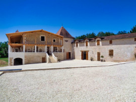 PERIGORT VERT – DEMEURE EN PIERRES XVIIIème – 68 HECTARES Brantome En Perigord