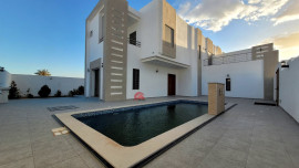 VILLA AVEC PISCINE À HOUMT SOUK DJERBA - RÉF V633 Couture-sur-Loir