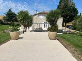 Belle propriété en pierres-gîte-piscine Agen