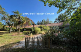 Bergerac ouest, belle maison contemporaine de plain-pied, 5 à 6 chambres, 3 salles d'eau, séjour double, bureau/atelier, garage, spa, terrain arboré et paysagé, environnement calme PRIGONRIEUX