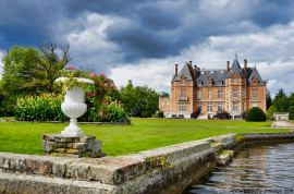 CENTRE LOIRE - MAGNIFIQUE CHATEAU - 175 HA - ETANGS Lamotte-Breuvron