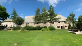 HAUTE LOIRE PROPRIETE DE CARACTERE 1000 M² 6 HA PLEINE NATURE Le Monastier Sur Gazeille