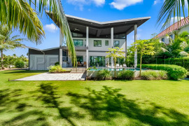 ILE CAÏMAN - GRAND CAYMAN VILLA PIEDS DANS L'EAU George Town