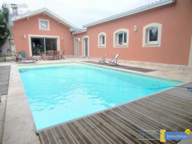 MAISON 4 CHAMBRES PISCINE VOLUMES GARAGE quinsac