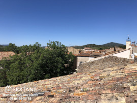 Maison de village avec garage, patio/terrasse et balcon avec jolie vue. SAINT JEAN DE BARROU