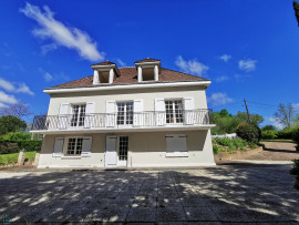 Maison traditionnelle 4 chambres, garage et atelier AMBOISE