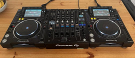 Pioneer CDJ 2000 NXS-2 et mixeur DJM 900 NXS-2 Puteaux