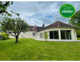 PROPRIETE AVEC PISCINE SUR 6648M² DE TERRAIN Clermont